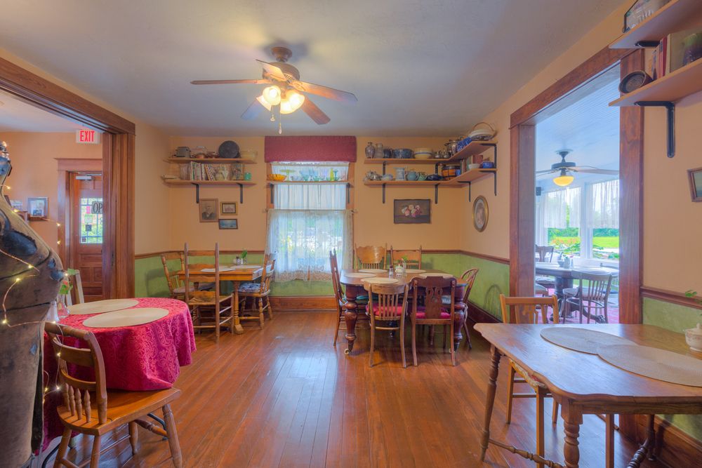 Successful Restaurant Off Busy Road: 412 S Woodland Blvd, DeLand, FL 32720